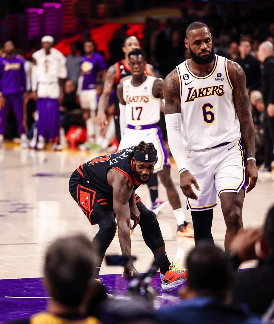 火箭碾压公牛，贝弗利送出助攻的简单介绍